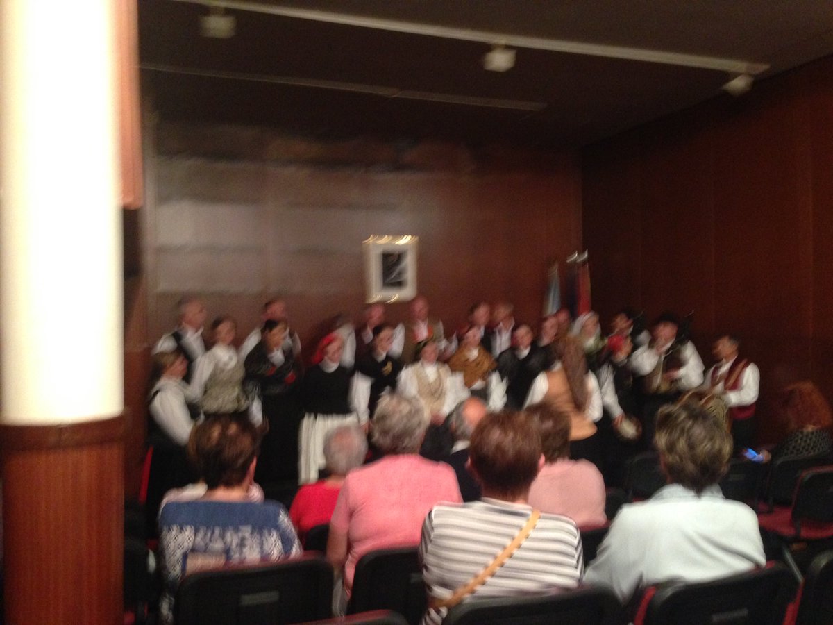 carpydia's tweet photo. #AMICOR Música y Corazón . Gran participación em A Capela con la asociación Airiños , coro Aires de Bergantiños y escuela de promoción CV https://t.co/0NNeyVoUdx