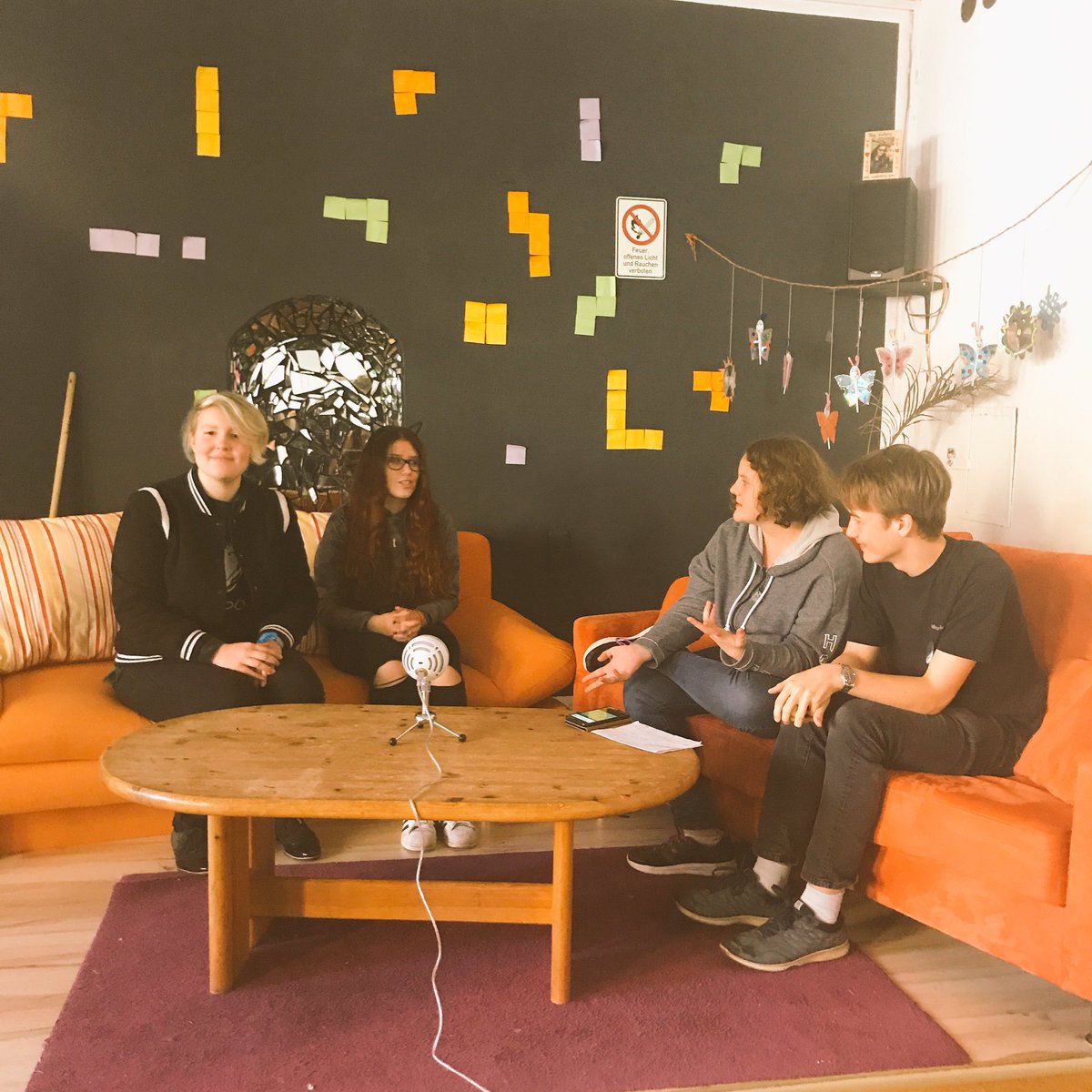 extraleben_min's tweet photo. Die Abschlusstalkshow vom Gamescamp in Tour ist gestartet! #gcot17 - PÄD https://t.co/RUpWfNFCIn