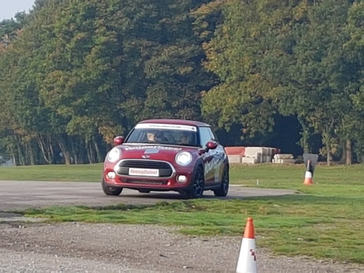 cstockMD's tweet photo. Great experience for the eldest @Oulton_Park #youngdrive and good weather! https://t.co/qEvkltxIhV
