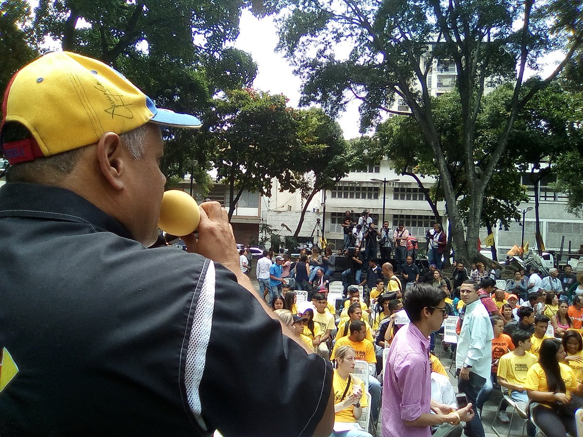 mlquevedor's tweet photo. @maximo_sanchez: Hoy es el día VENEZUELA, hoy volvemos hacer historia para lograr un paso más al CAMBIO que los venezolanos merecemos. https://t.co/s9TJZ71ccz