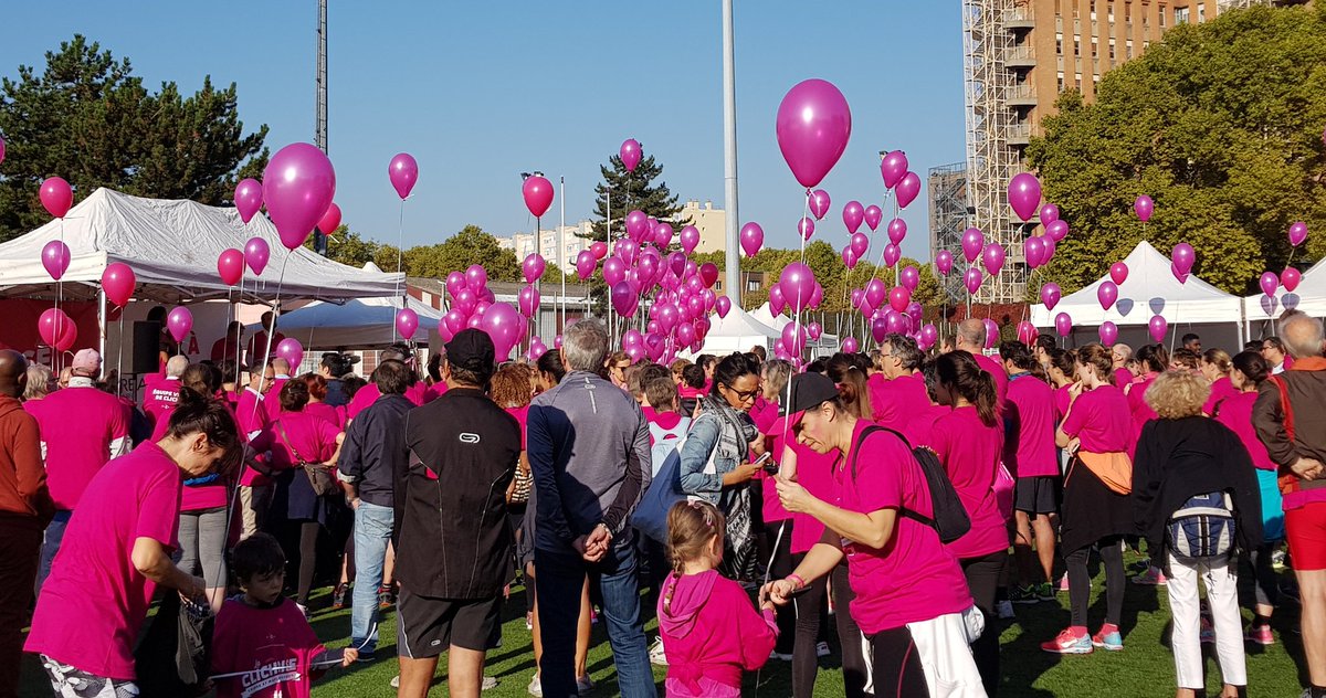 ClichyEnMarche's tweet photo. Ce matin à la #Clichoise pour course en soutien à l'#OctobreRose @villeclichy https://t.co/tfvzlsdQGc