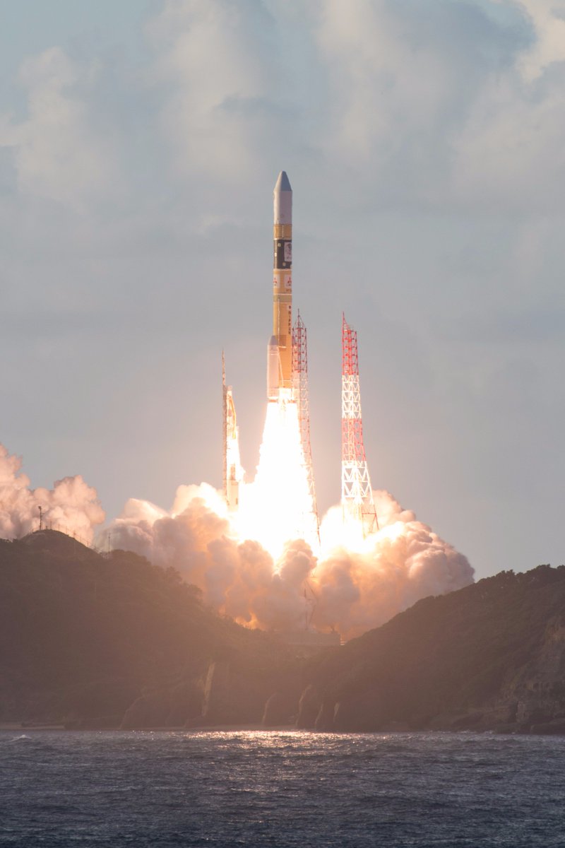 cairn42's tweet photo. 打上げ写真詰め合わせセット
#H2AF36 #QZS4 #みちびき4号機 https://t.co/x2sseXNvJ1