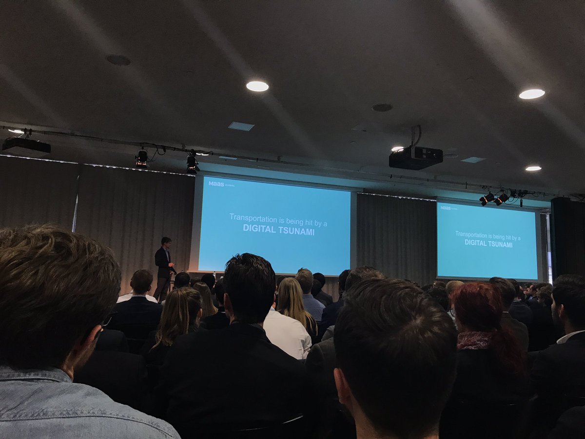 JavadWithD's tweet image. Transportation being hit by digital tsunami. #edgeconference2017 #netlight