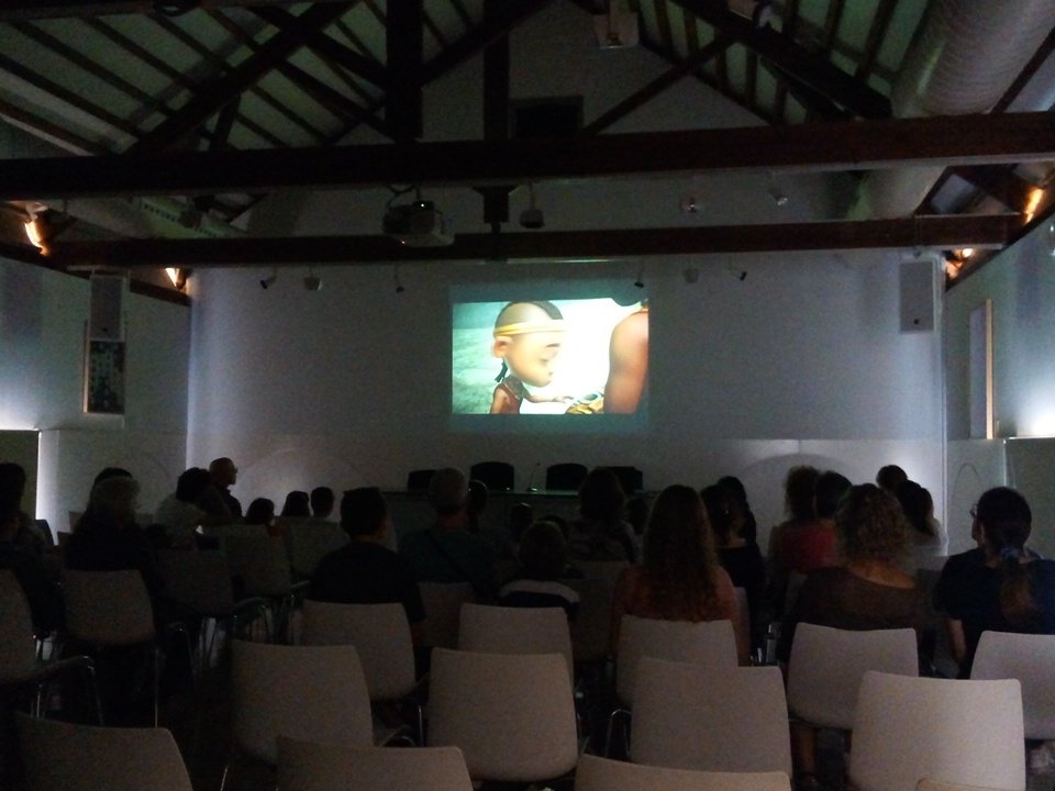 PlatArtistic's tweet photo. Tenim nens a la sessió d'animació infantil al #MACdv #Cerdanyola
#CScreen17 #Tardor https://t.co/2kQTVuDke9