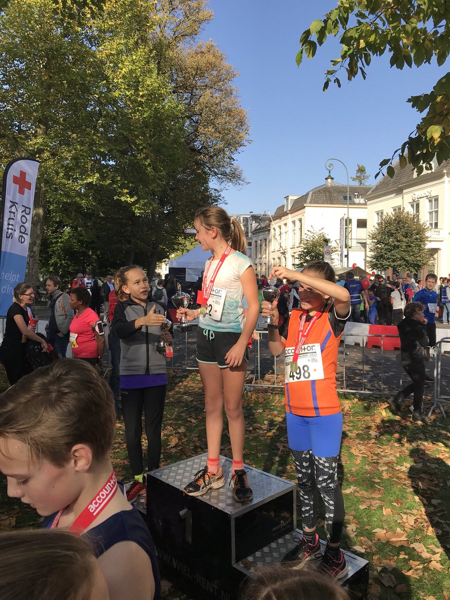 maliebaanloop's tweet photo. Gefeliciteerd #toppers #jeugdloop #MBL17 👏🏻👏🏻👏🏻 https://t.co/oXqLQlPuZZ