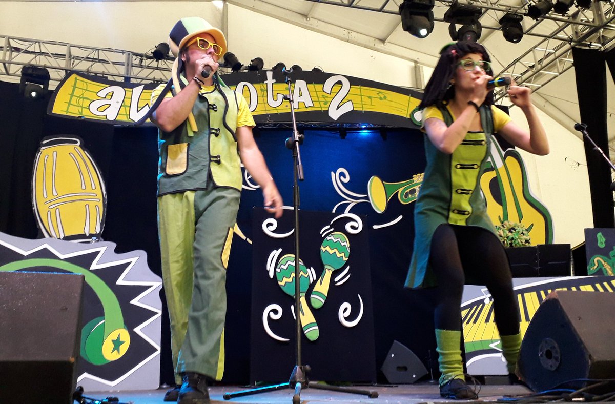 En #carpaaragÓN ya estamos dando saltos con <a href="/Almozandia/">Almozandia Teatro</a>