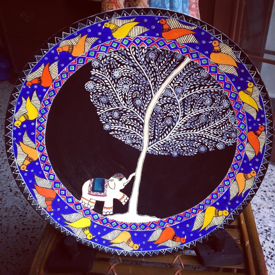 SoBadRa's tweet photo. Hi I'm Subadra. I like painting on just about any surface. Especially Indian art forms. And with them vibrant colours. #SouthAsianArtists https://t.co/jV4pj9SKpC