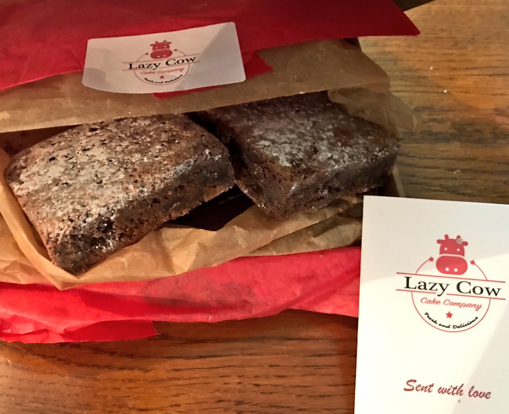HayleyJReynolds's tweet image. A gorgeous parcel of deliciousness arrived in the post this week. Thanks @lazycowcakes @LazyCowModbury incredible chocolate brownies
