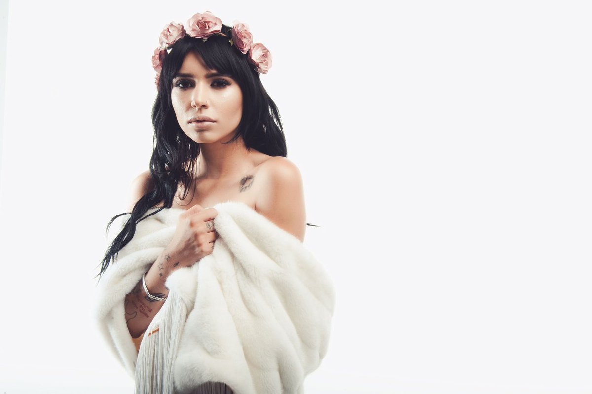 Anthea (@flowerofhell_) on Twitter photo 