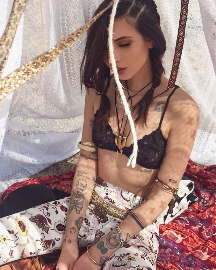 Anthea (@flowerofhell_) on Twitter photo 