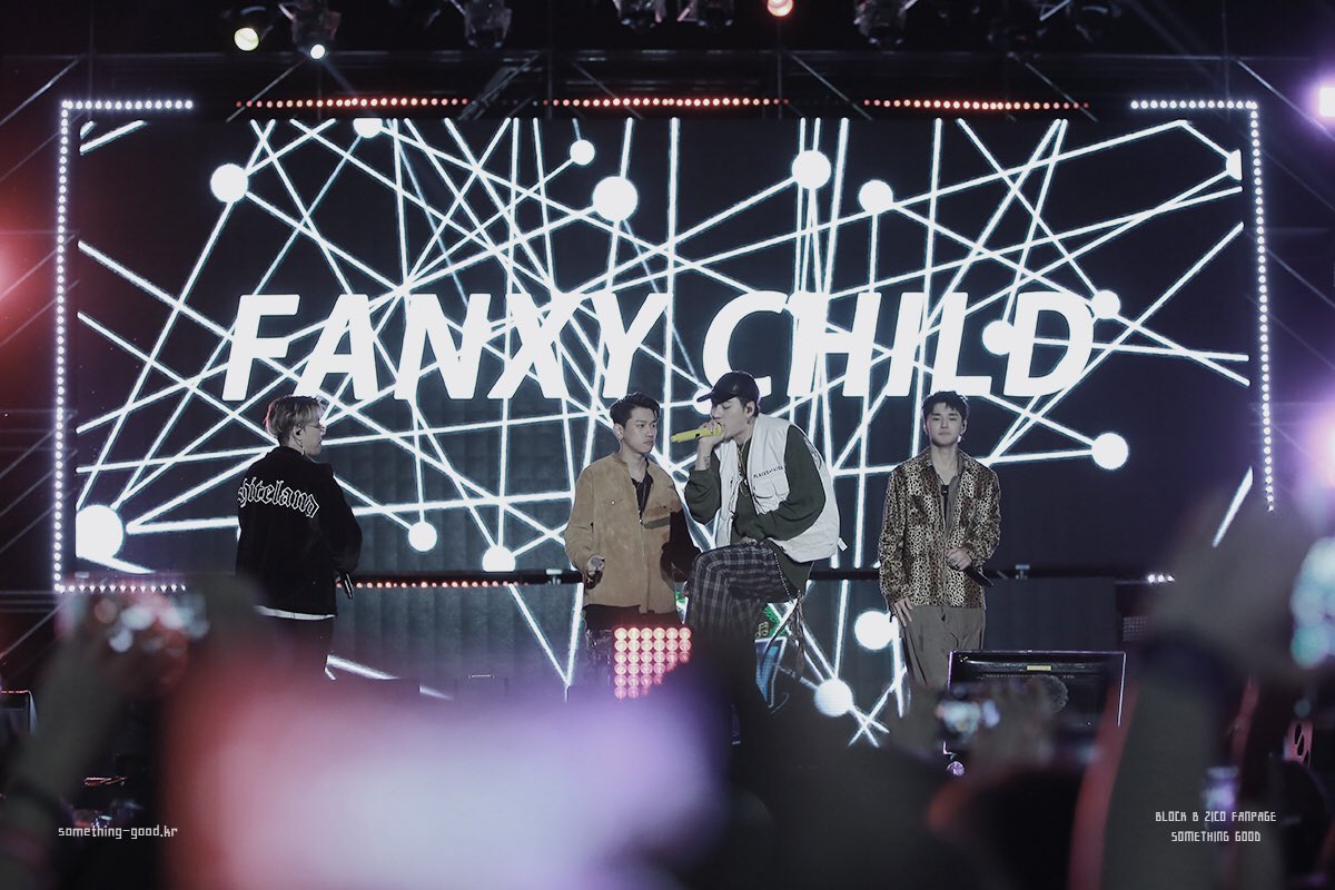 z_somethinggood's tweet photo. 171014 #우지호 #신효섭 #권혁 #정동욱 #천승현 #신용식 #팬시차일드 #FANXY_CHILD @ZICO92 슬로건쎈씈ㅋㅋㅋㅋㅋㅋㅋㅋㅋㅋㅋ https://t.co/TR6qpHul2B