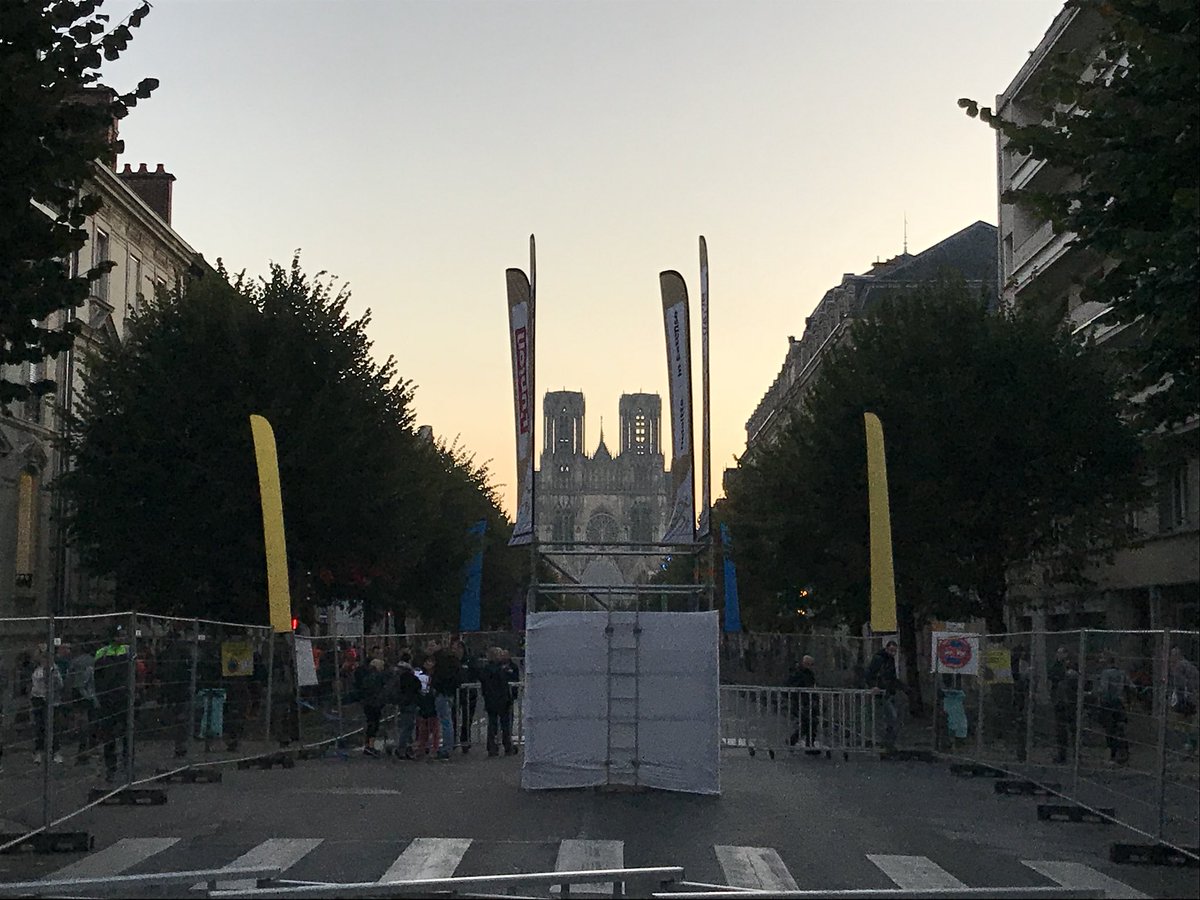 rwafflart's tweet photo. Levée du soleil sur Reims @runinreims https://t.co/zQjuFG8wun