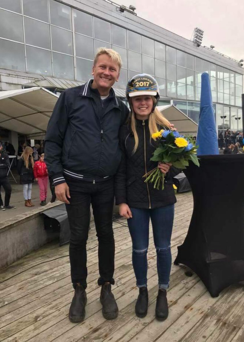 bergsakertravet's tweet photo. Årets ledare Cassandra Svedlund tog igår emot pris under SM-dagen på @abytravet vi säger återigen stort grattis 👏👏💪 https://t.co/A4pwrSii1t