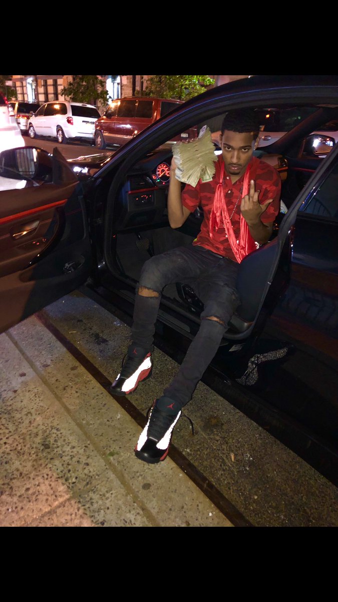 sweatin_A's tweet photo. My year 🖕🏽 https://t.co/KUy0OGh9hP