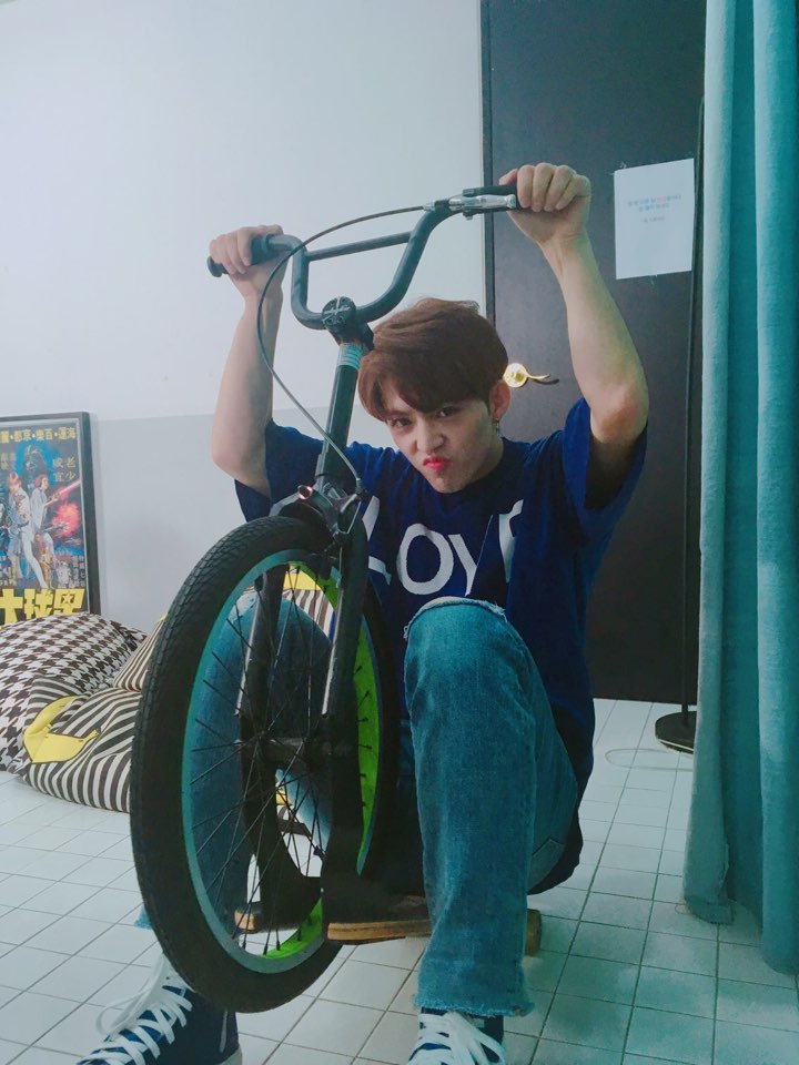 Haeyoung (@hailimez) on Twitter photo 