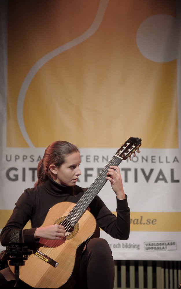 gitarrfestival's tweet photo. Carlotta Dalia från Italien kammade hem första priset. Salomon Jakobsson från Sverige... https://t.co/6betVJH3EA https://t.co/DcKHliR42T