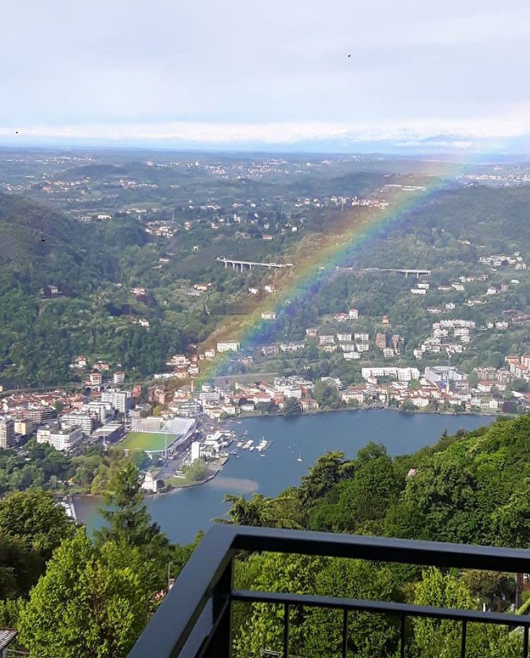SirAlexVee's tweet photo. @ClassicPixs this is the rainbow seen down from my balcony 😜 https://t.co/IQ8zAu97i9