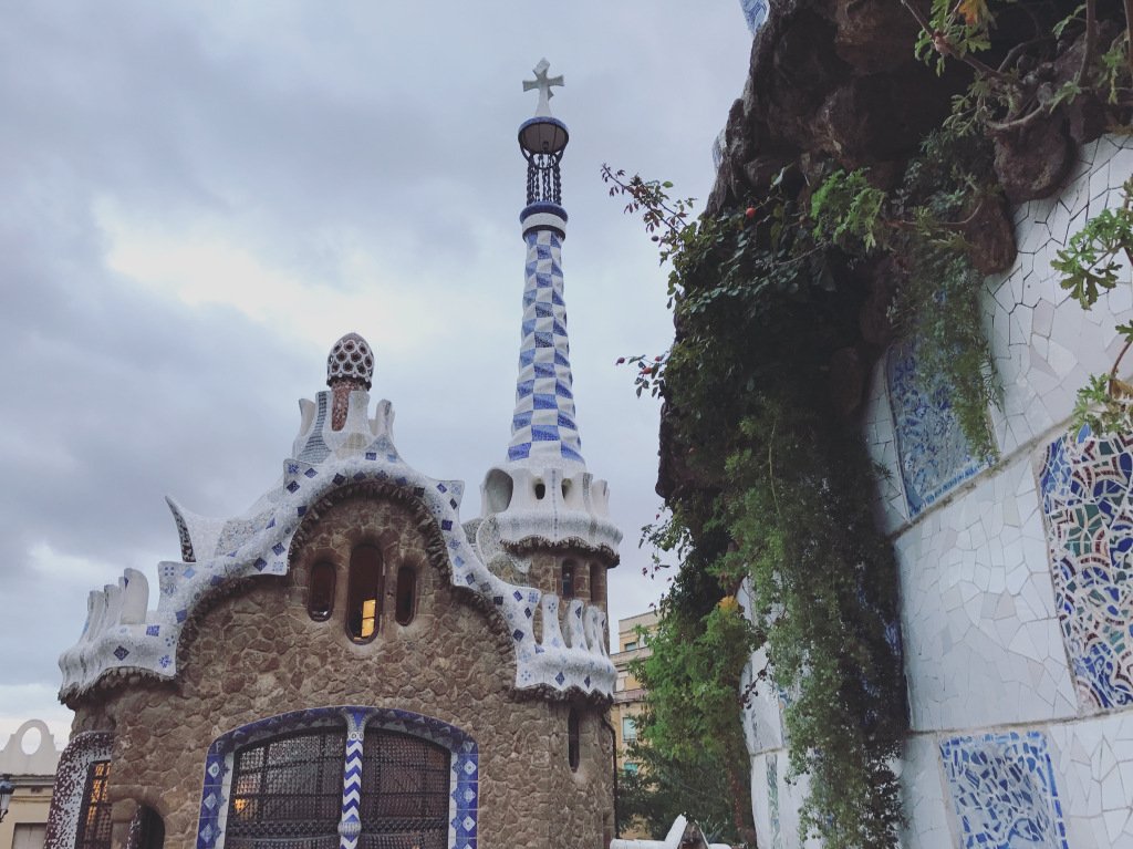 JoyLoveWanders's tweet photo. WanderStory x Barcelona: Gaudí, Gaudí, Gaudí https://t.co/XEj2K9DQTw https://t.co/BJFg1M2dUF