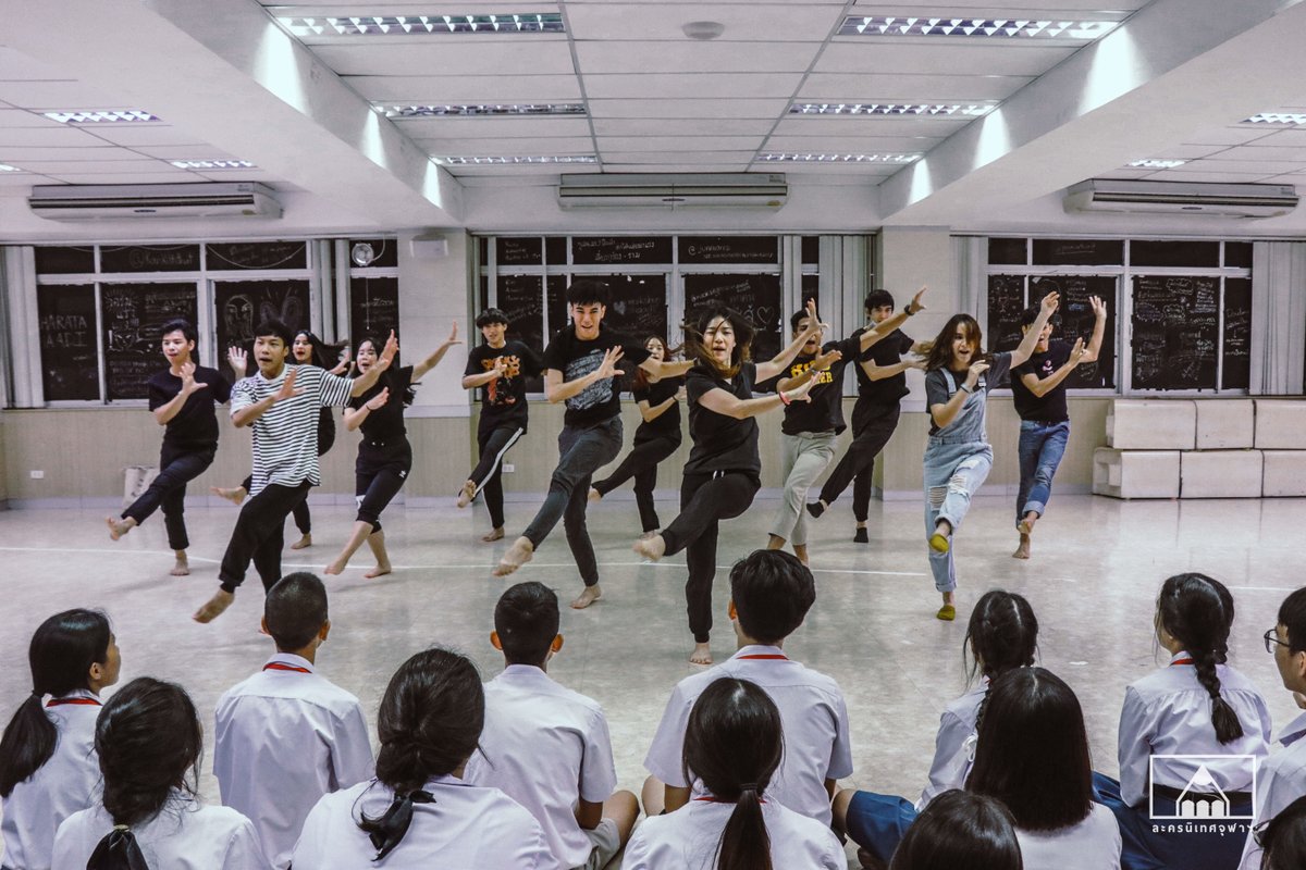 eduzones's tweet photo. ละครนิเทศจุฬาฯ เปิดประสบการณ์ให้น้องม.ปลาย 53 คน เข้าเยี่ยมชมคณะในกิจกรรม ‘One Day Visit 60’ 

https://t.co/2SUy5Hz0IQ https://t.co/1mkDxE2FKg