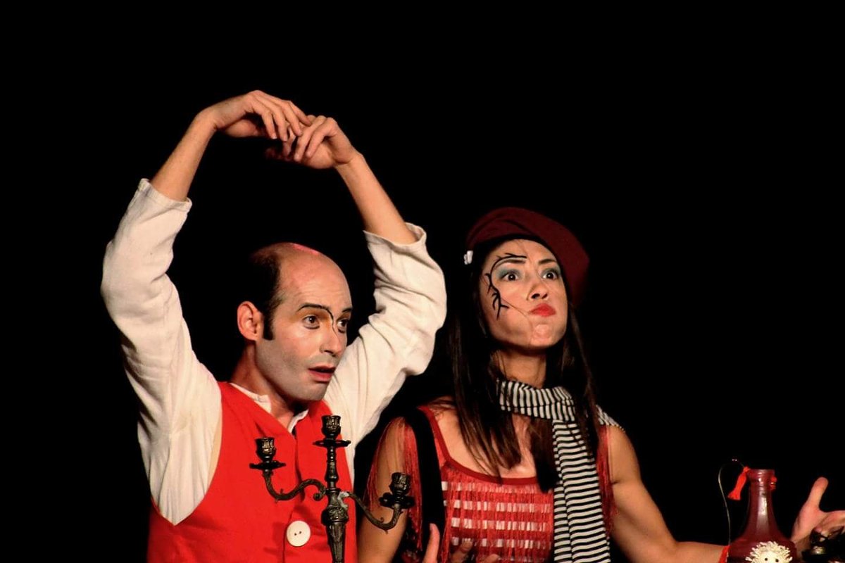 Fısıltı Odası, 2.KadıköyTiyatroŞenliği kapsamında Piyatro'da. Saat 13.00de. Bilgi ve rezervasyon 05353084493