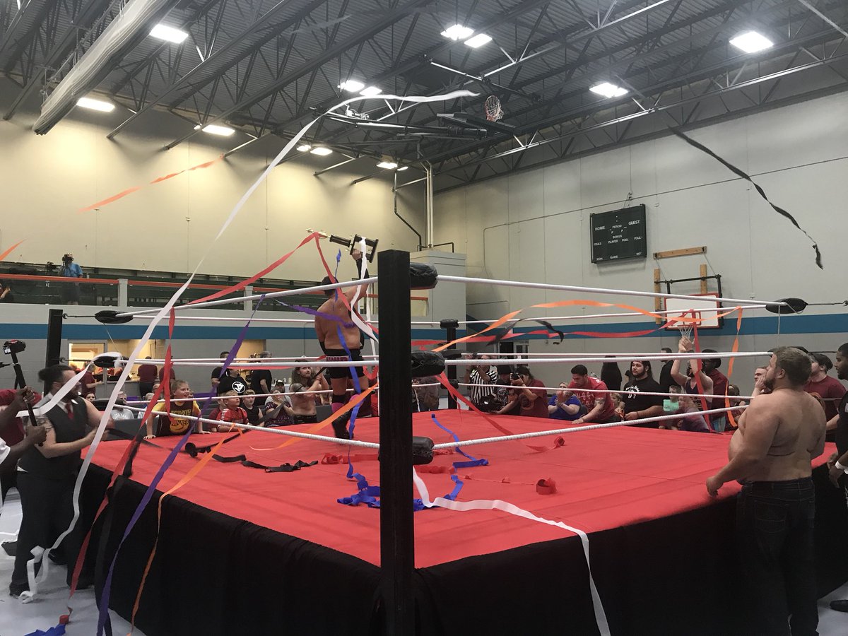 WrestlingCheers's tweet photo. #DBI6 winner @robbystarr117 https://t.co/i7LWsDbEfJ