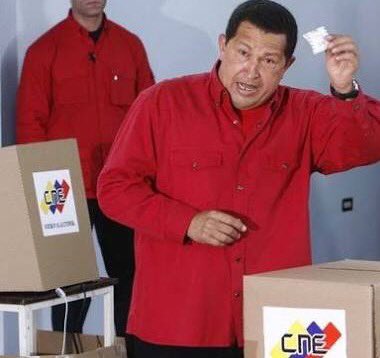 DichosdeChavez's tweet photo. "Todos a votar, repito, tiene que ser una Avalancha de Votos, desde temprano y hasta que estén abiertas las mesas” #VotoLeal #Regionales2017 https://t.co/p4c7Plb1ZB