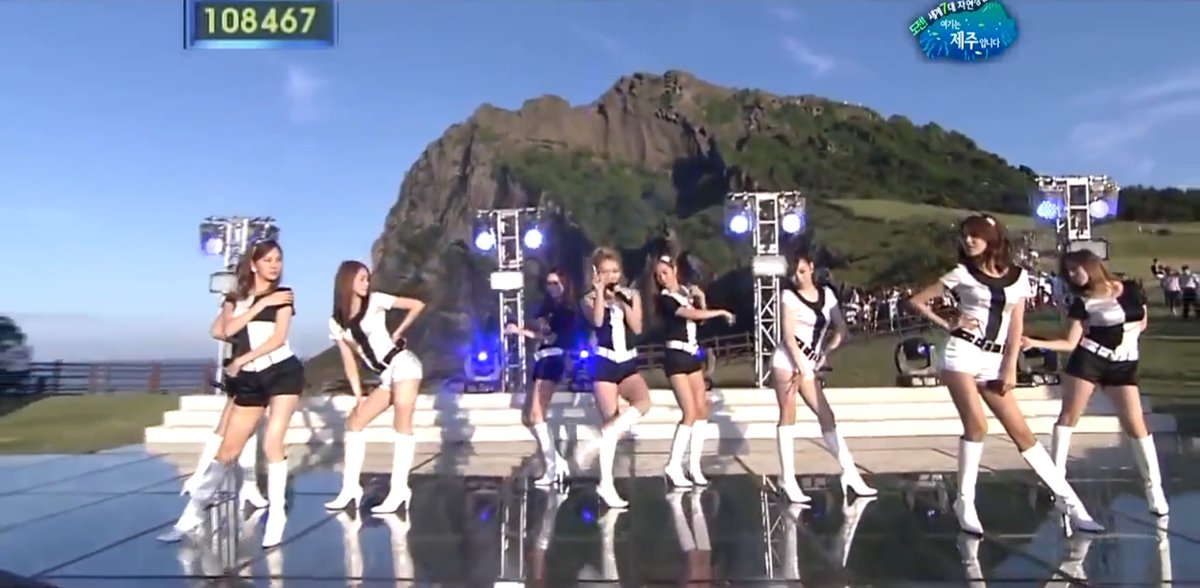beurrexx's tweet photo. SNSD เป็นวงที่มีไลฟ์ outdoor แบบดาดฟ้า หุบเขา สวนนำ้ ลานไอซ์สเก็ต 55555555555555555555555555555555555555555555555 https://t.co/dZc9E6LQqp