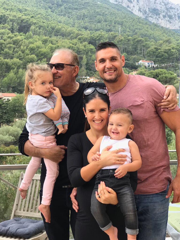 eyeandlaser's tweet photo. So good to be with my family in #Toulon after #escrs #givingtalks en route to #CapeTown https://t.co/26XBIGVxhJ