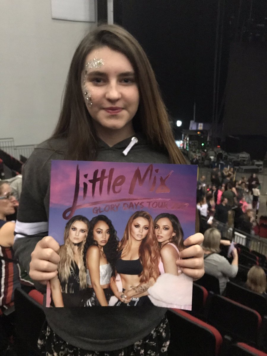 febedo31's tweet photo. @LittleMix had a fab time at the show in Leeds with my daughter, big thank you to the police for keeping us all safe ❤️ https://t.co/3iHuNmUXMk