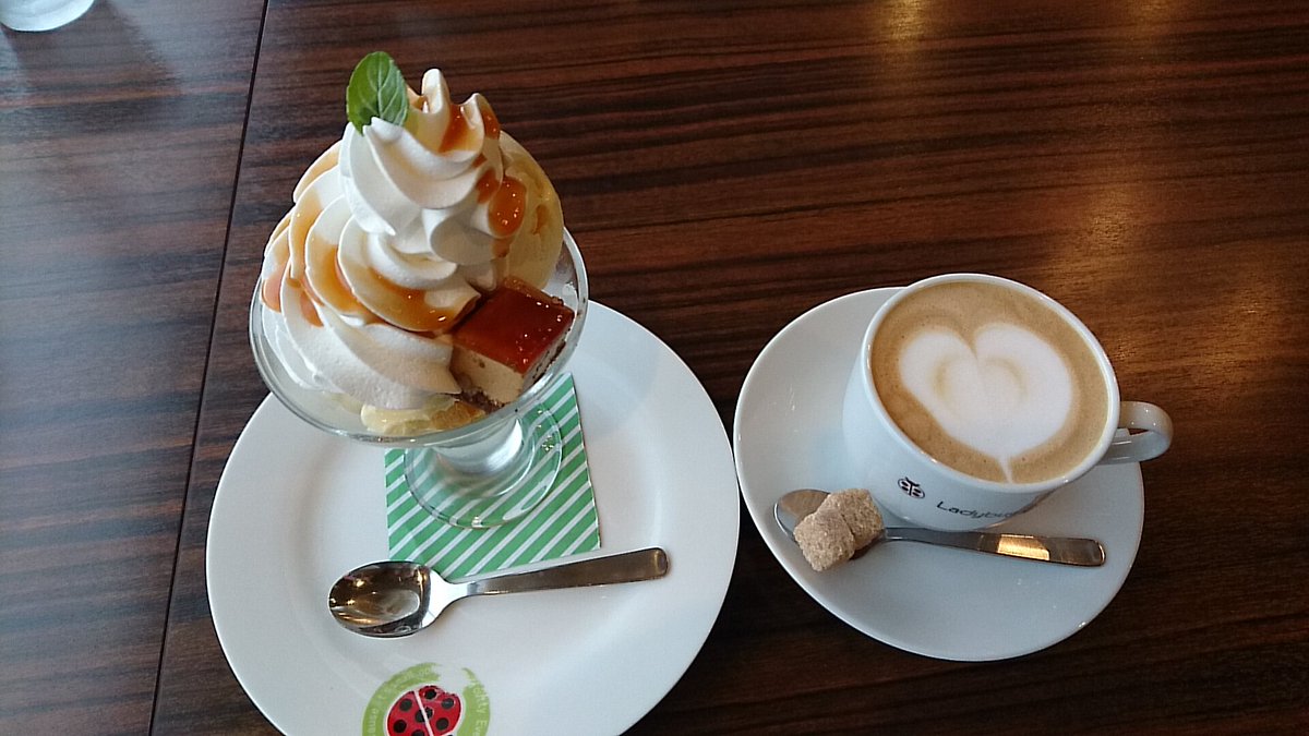 naga620's tweet photo. Ladybugcafeにて デザートも❤
#Ladybugcafe #デザート https://t.co/515hNzgpgT