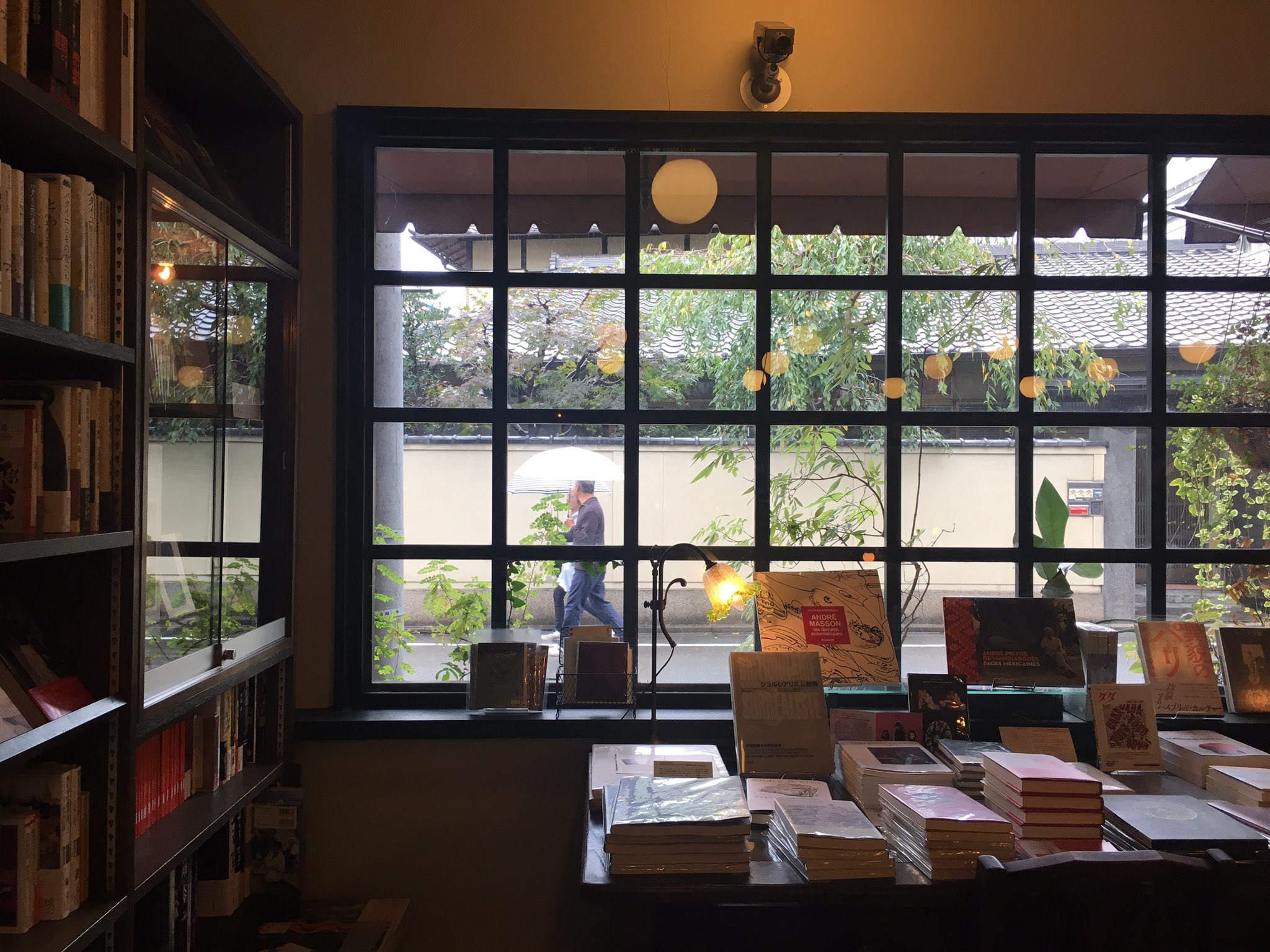 Namhee Kim on Twitter: "๊ฐ๋์ธ์ด ์ ์ ํ The world's 10 best book shop์ ๋ฝํ ๊ตํ ์