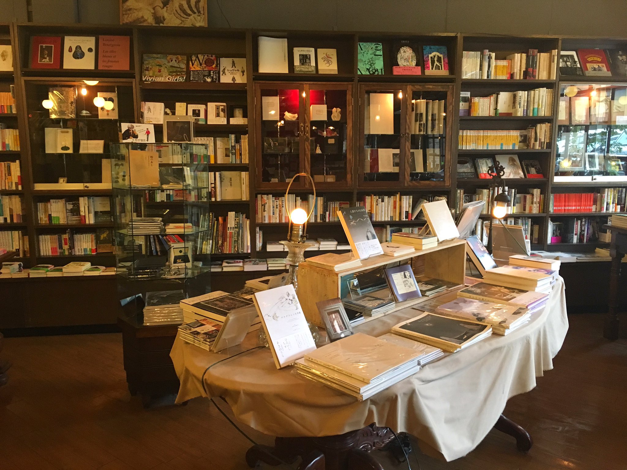 Namhee Kim on Twitter: "๊ฐ๋์ธ์ด ์ ์ ํ The world's 10 best book shop์ ๋ฝํ ๊ตํ ์