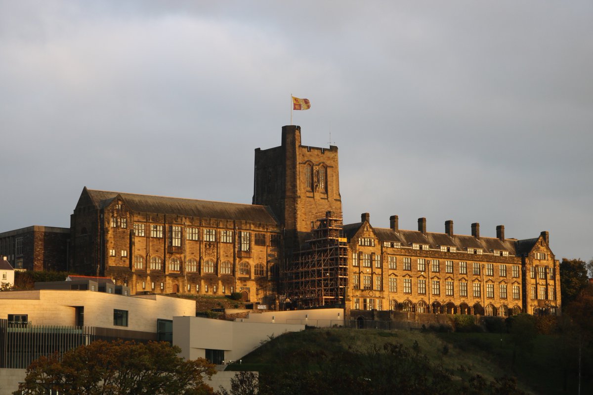 BangorPrimates's tweet photo. Bit of sunshine coming through for #BangorOpenDay at @BangorUni. By the time I uploaded the photos it's cloudy again but oh well #prettyflag https://t.co/q9cV8XWQsb