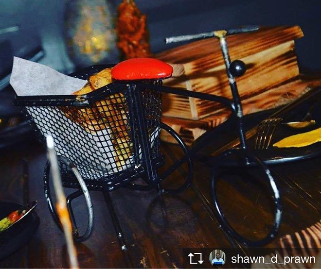 farzicafedubai's tweet image. #Thankyou @shawn_d_prawn for your visit, look forward to welcoming you back soon.
#farzicafedubai #memorableevening #fusionfood #mydxb