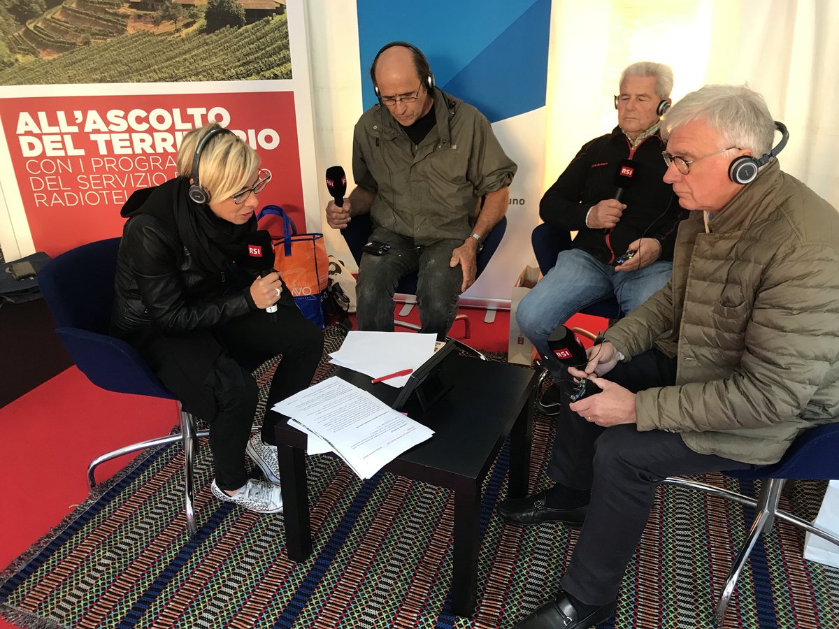 mauriziocanetta's tweet photo. In diretta da Bellinzona @laramontagna L’ora della terra. https://t.co/IML55WYM2o