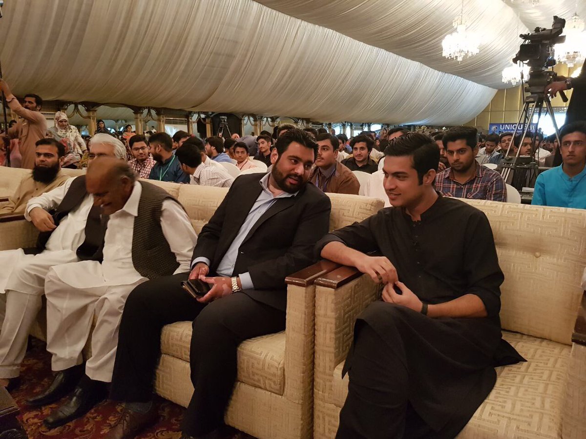 iqrarulhassan's tweet photo. Youth Nourishing Society's Convention in Lahore... spreading the message of #TeamSareAam #PakistanZindaBaad 🇵🇰💚 https://t.co/N78cMwvmvS