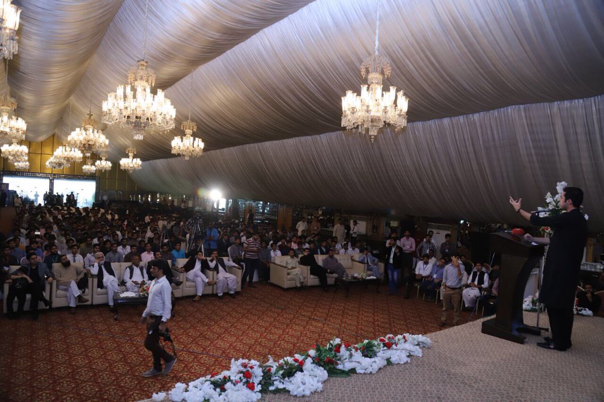 iqrarulhassan's tweet photo. Youth Nourishing Society's Convention in Lahore... spreading the message of #TeamSareAam #PakistanZindaBaad 🇵🇰💚 https://t.co/N78cMwvmvS