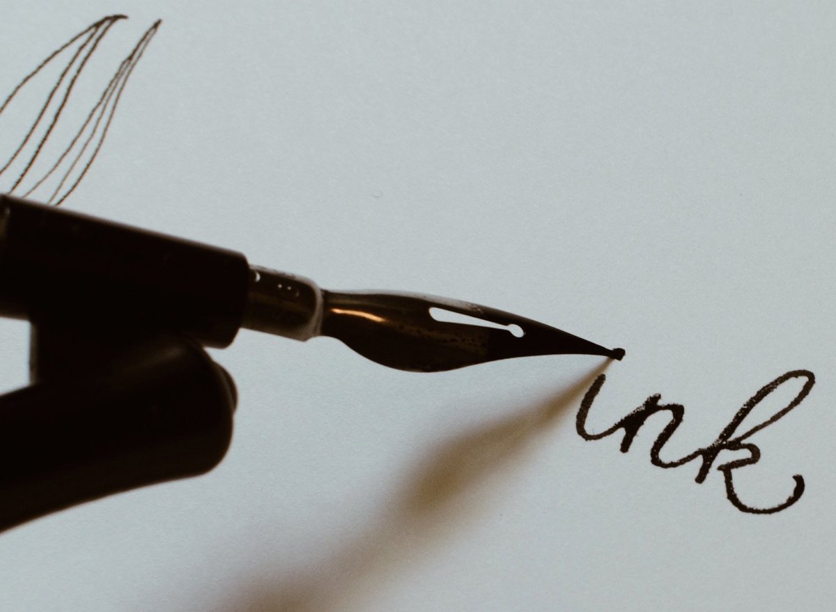EuroDNS's tweet photo. Happy #Inktober! Share your portfolio of creations with .INK, our domain of the week! #dotink https://t.co/TUiEXLg3of https://t.co/DvVzvL7cOb
