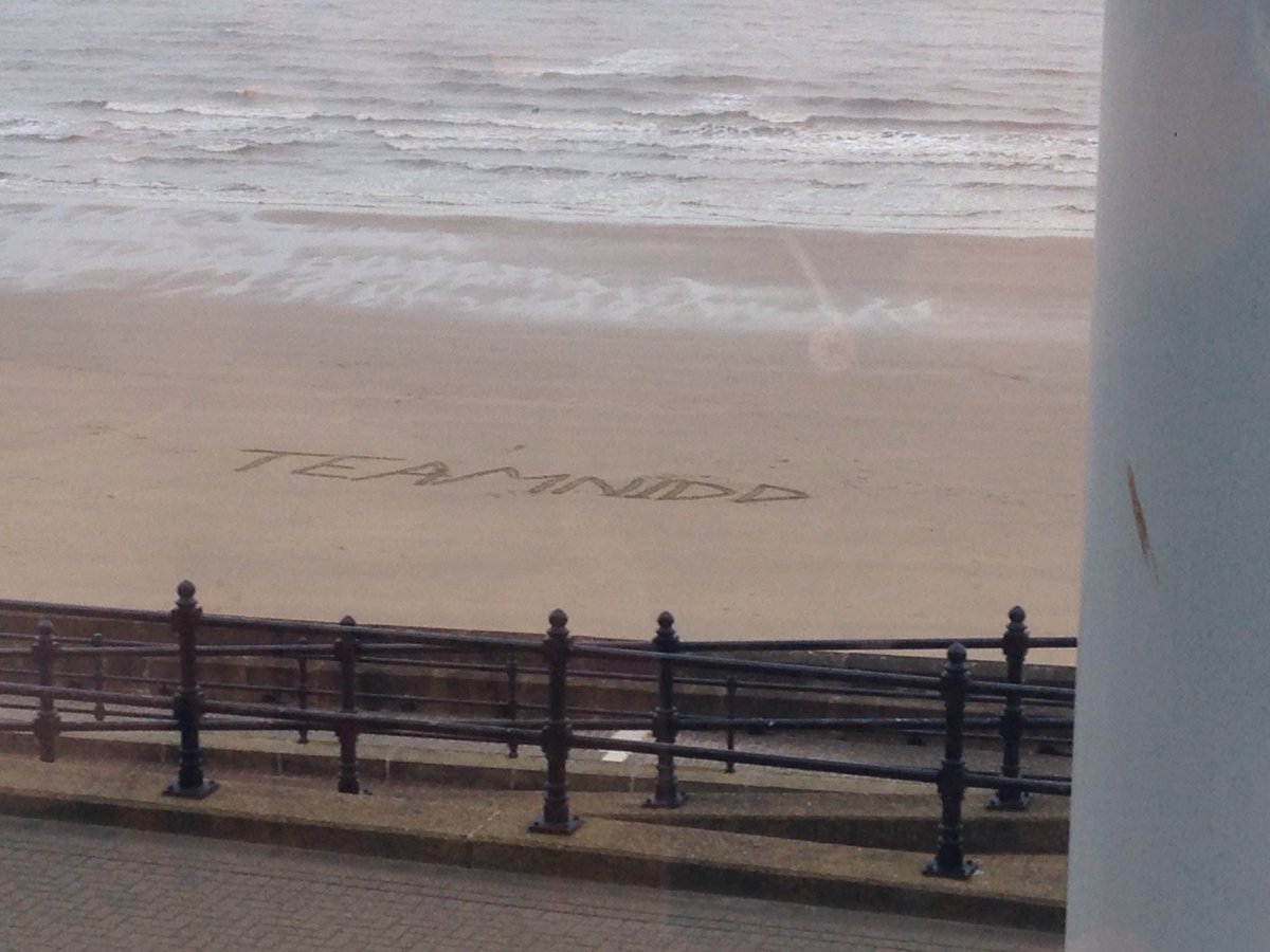 rachaelprince's tweet photo. Annual seaside trip #bridHalf #teamNidd https://t.co/EOqfscZpaT