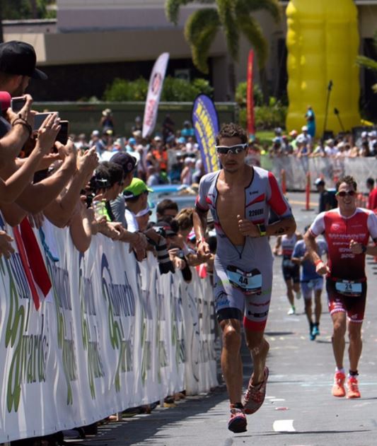 tripticatri's tweet photo. 11° en 8:24:53!!! Iván Raña rematou o Mundial Ironman remontando a pé, adiantando a homes como un lesionado Frodeno! #IMKona https://t.co/0Zkcc4QGXY