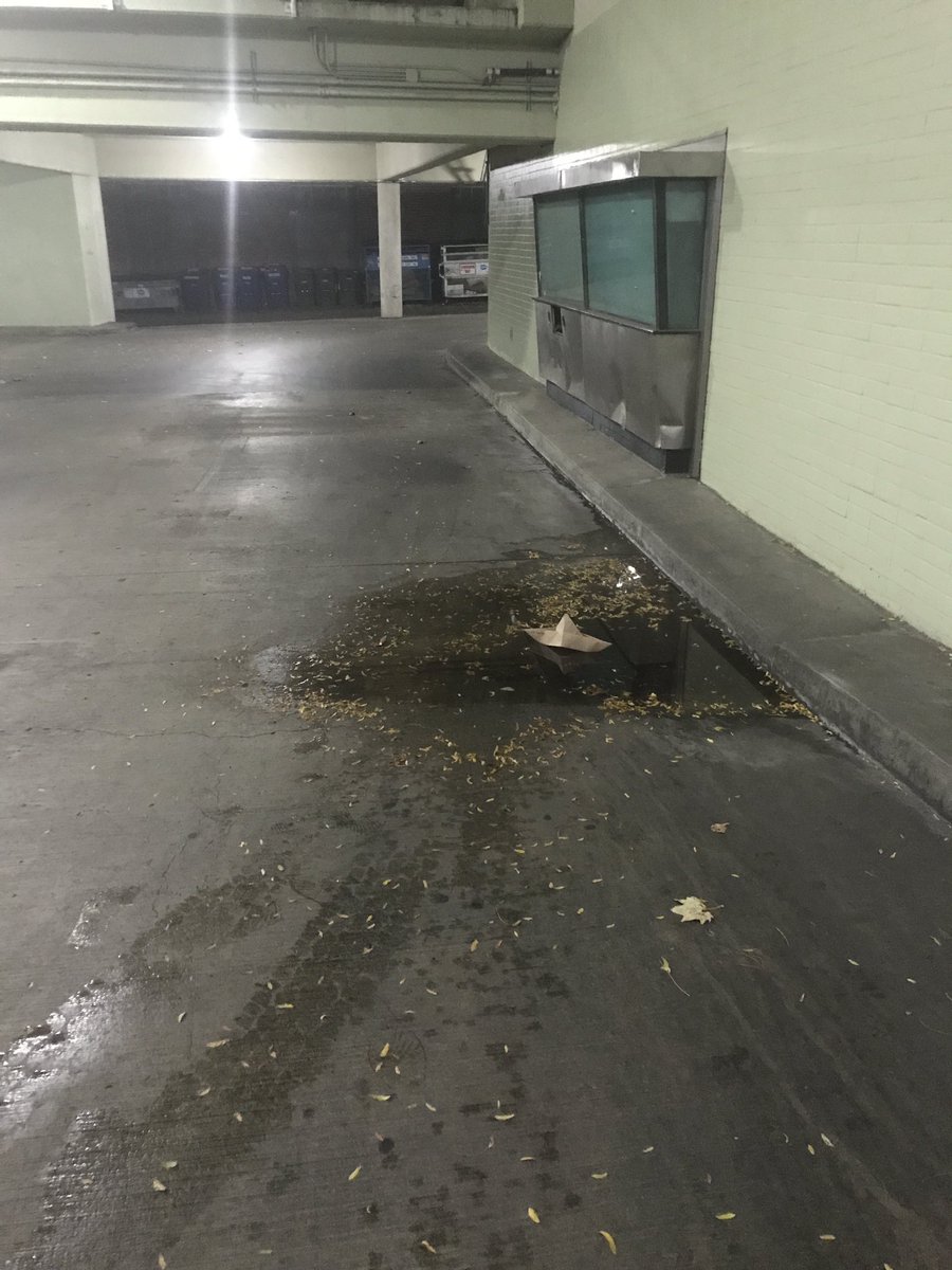 Sculptorio's tweet photo. Enhancing the creepy mood of abandoned spaces
.
.
#it #stevenking #Pennywise #weallfloatdownhere https://t.co/Xj59Yn8s0p