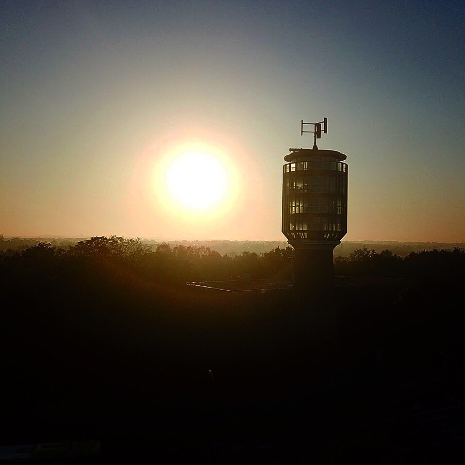 BussumAir's tweet photo. Nieuwe dag in #Bussum Foto’s genomen bij Watertoren met DJI Mavic Drone https://t.co/4DELgDbDRO