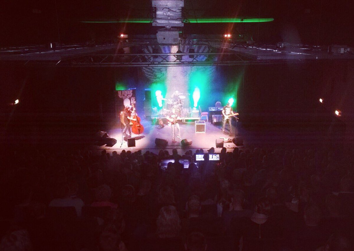 Gister stond <a href="/de_Hunekop/">De Hûnekop</a> bij ons het theater! Was jij er ook bij? #dehunekop #voorstelling #show