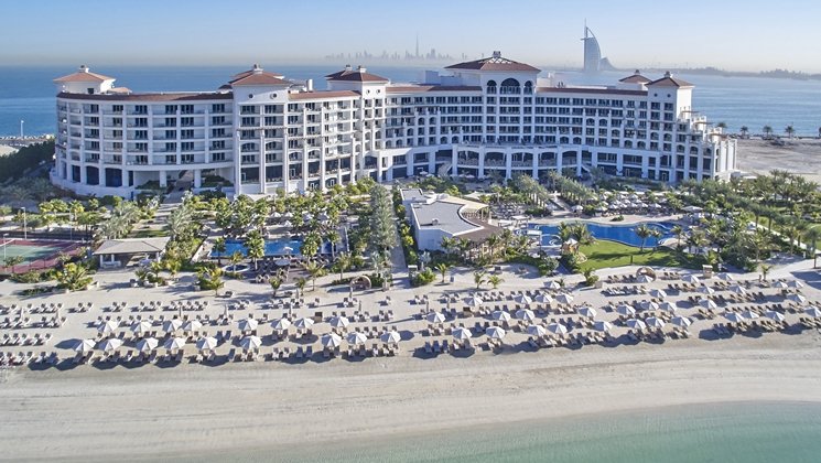 Surround yourself with azure waters and a #view of the world-famous #Dubai #skyline at the Waldorf Astoria Dubai Palm Jumeirah <a href="/WaldorfDubai/">WaldorfAstoria Dubai</a>