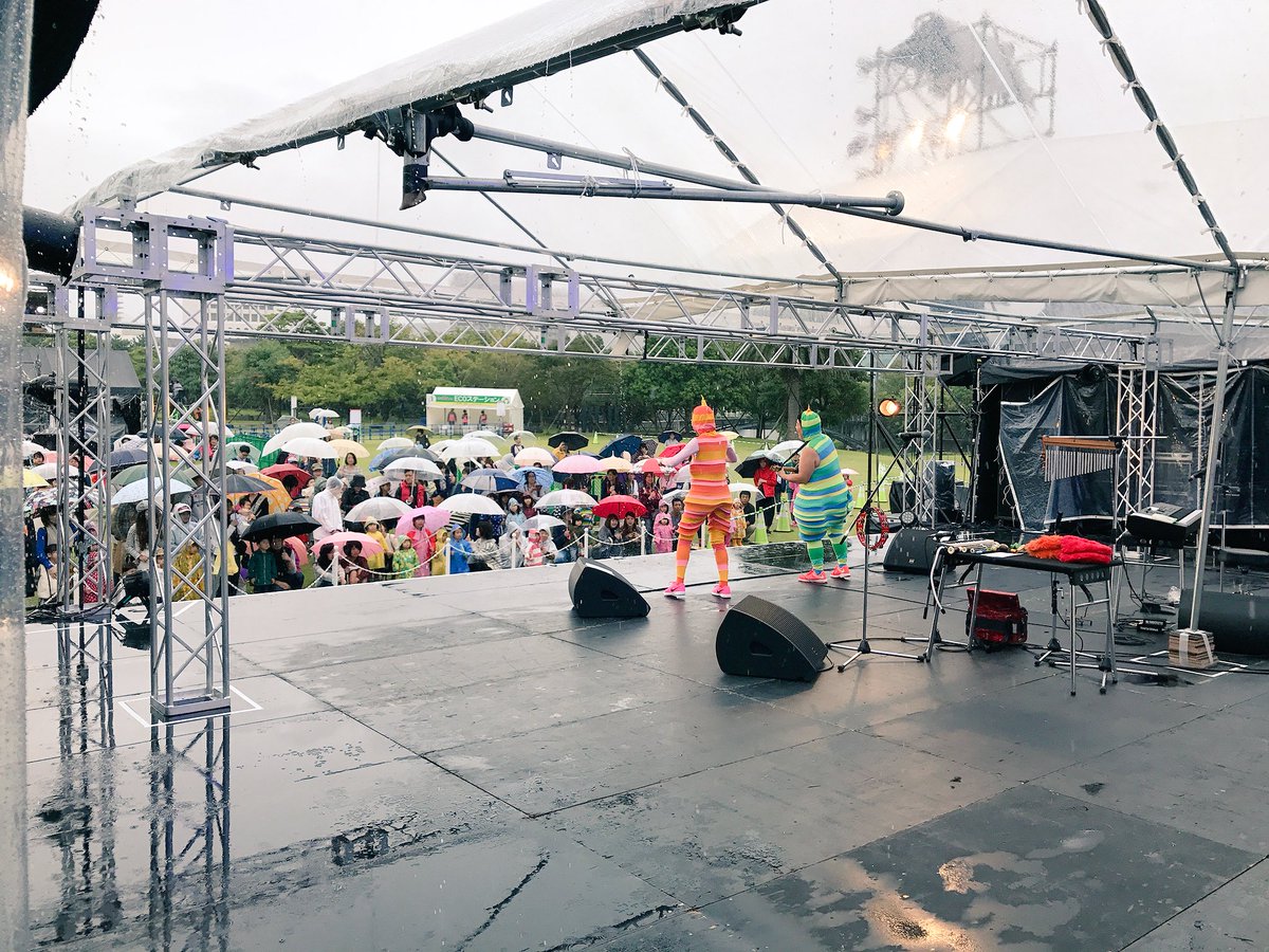 増田裕子 ケロポンズ ああああ 長崎は 今日も 雨だったぁ ラブフェス17 でもこんな大雨の中来てくださったみなさん ほんとにありがとう 泣っ 長崎といえば ラッキーちゃんぽんめん もみんなで踊って ラブ ハグ 長崎はラブがいっぱいで