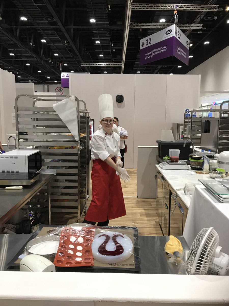 erj_jensen's tweet photo. Så er #Blyp igang ved #konditor konkurrencen ved #WorldSkillsAbuDhabi2017 #faglært #NNF #BKD #uddpol #ZBC https://t.co/ebCJLYlVRw