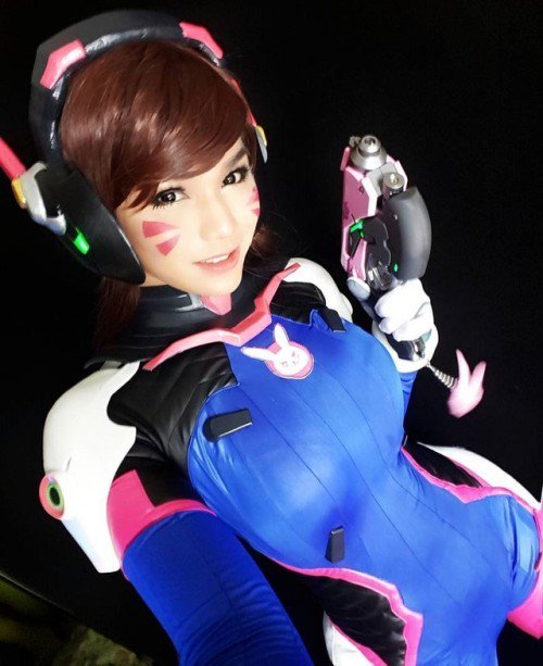 NerdyBoobs's tweet photo. Otohime Nami as D.Va (Overwatch) #Cosplay #Sexy #Boobs .. More #Girls Live On https://t.co/CfuY1jG3MK ✅ ❤️ 😊 https://t.co/lGBgh9wHNu