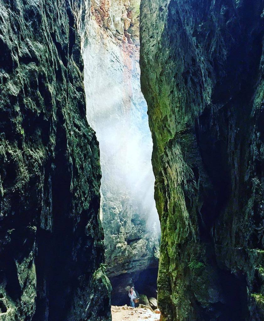 Quim_Barbera's tweet photo. https://t.co/46uPL1UVjb Raigs de llum enmig dels #avencsdelafebro.. gran moment 👌👌 #paisatge #avenc #llum #natura #landscape #landscapelov… https://t.co/j13WwsLyqX