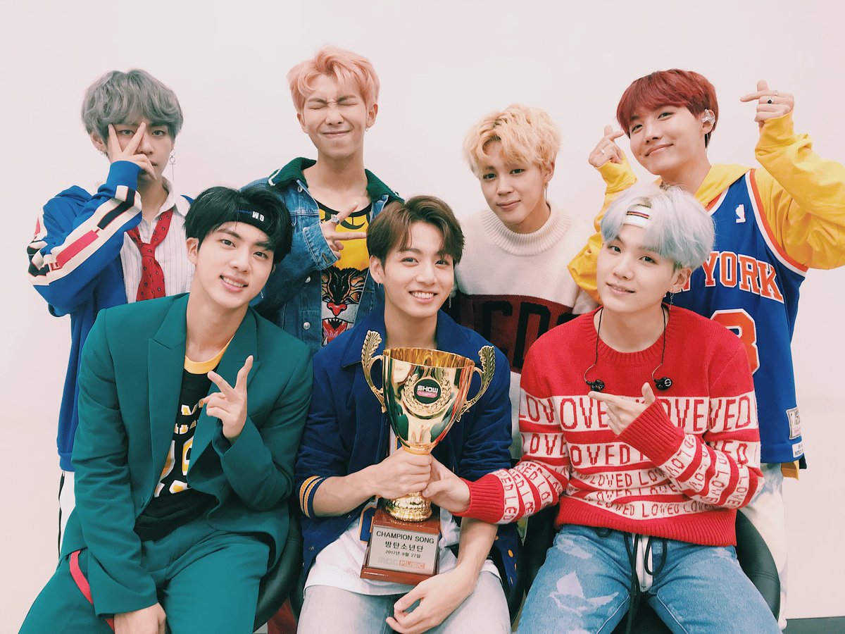 elixir_kpop's tweet photo. @BTS_twt #DNA2ndWin was at Show Champion on Sept 27 where they also performed Micdrop.. ๐๐๐ https://t.co/3PNflErmZi