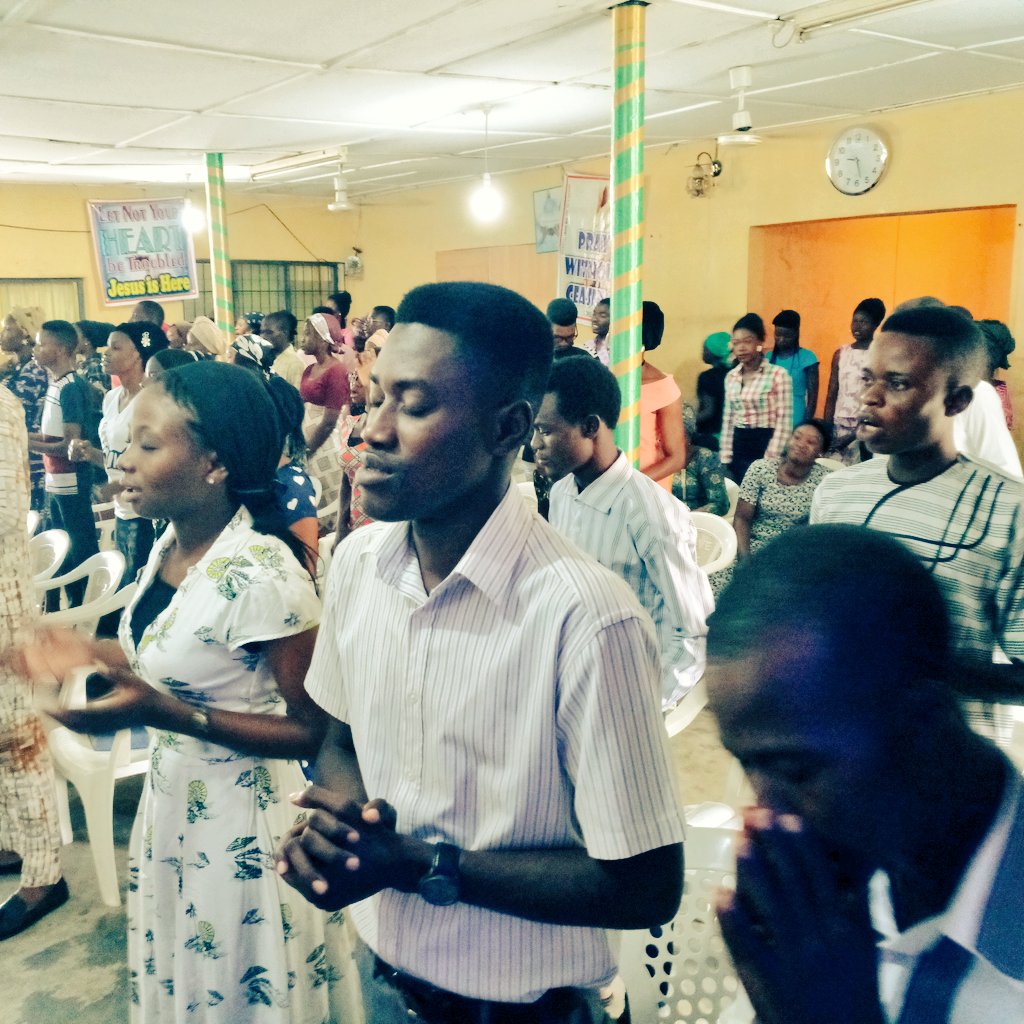 Living_Vine's tweet photo. Those who must worship the Father must worship Him in spirit and in truth.To God be the glory #LVCService @koinonia_eni @FwJesus @Godly_Life https://t.co/zX4ekLZM4r